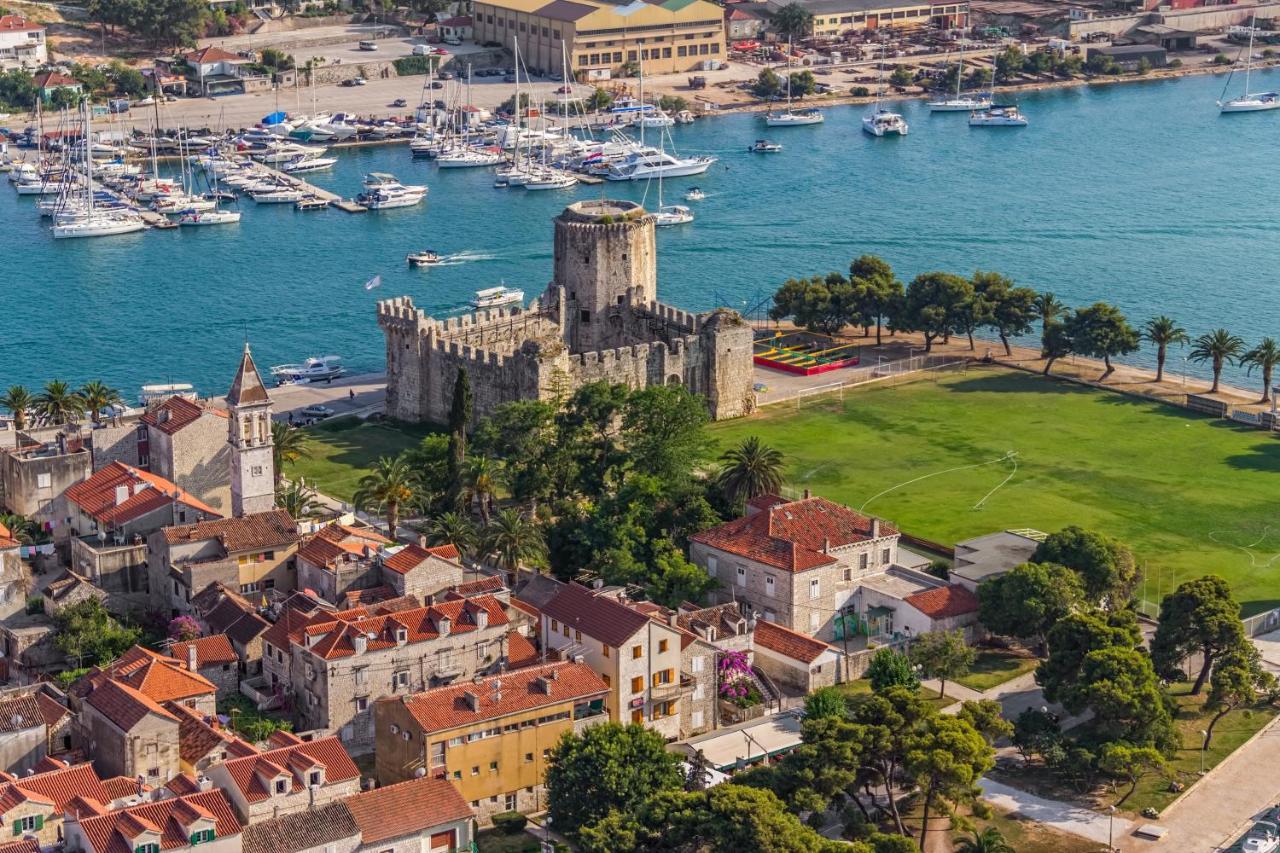 Rooms Mirjana - Centre Of Trogir Exterior foto