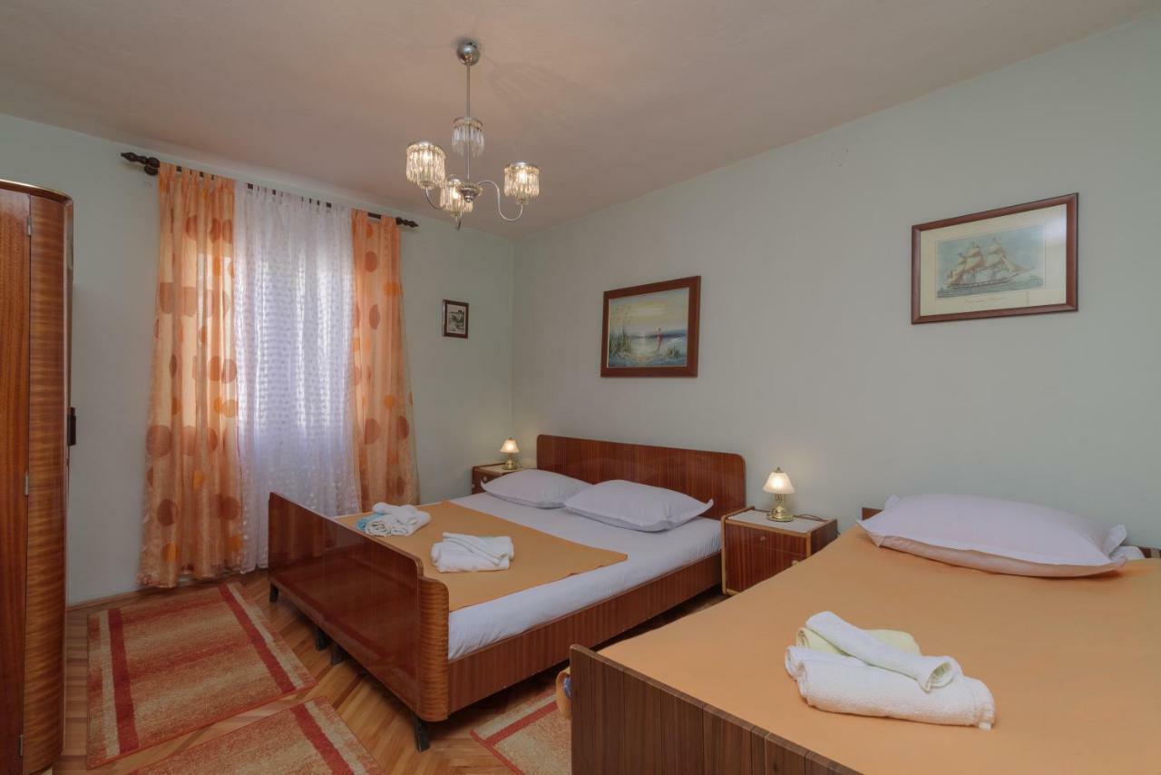 Rooms Mirjana - Centre Of Trogir Exterior foto